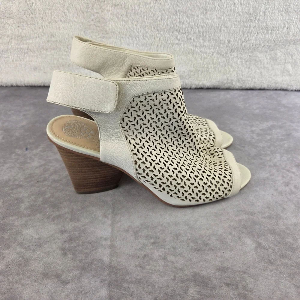 Vince Camuto Dastana Cream Laser Cut Leather Peep Toe Block Heel Booties 10W